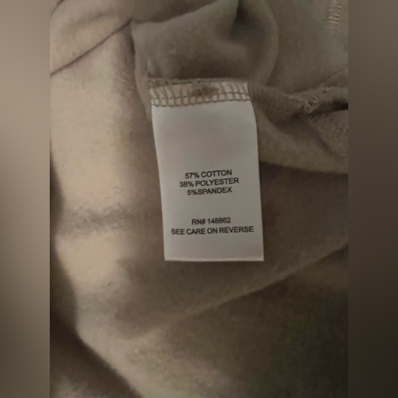 EUC Fleece V-Neck Sweatshirt. Size 00. - Picture 4 of 9